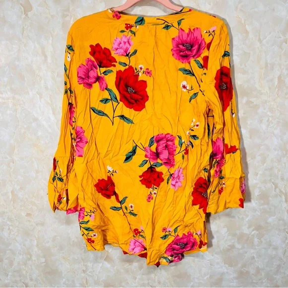 Old Navy yellow floral Hawaiian blouse size small - Picture 5 of 7